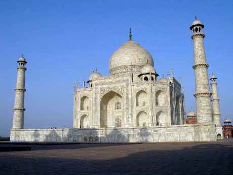 04 Taj Mahal.jpg
